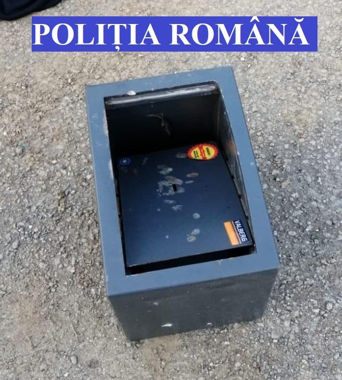 Spargere la o sală de jocuri din Cluj. Au rupt ușa și au plecat cu seiful plin cu bani