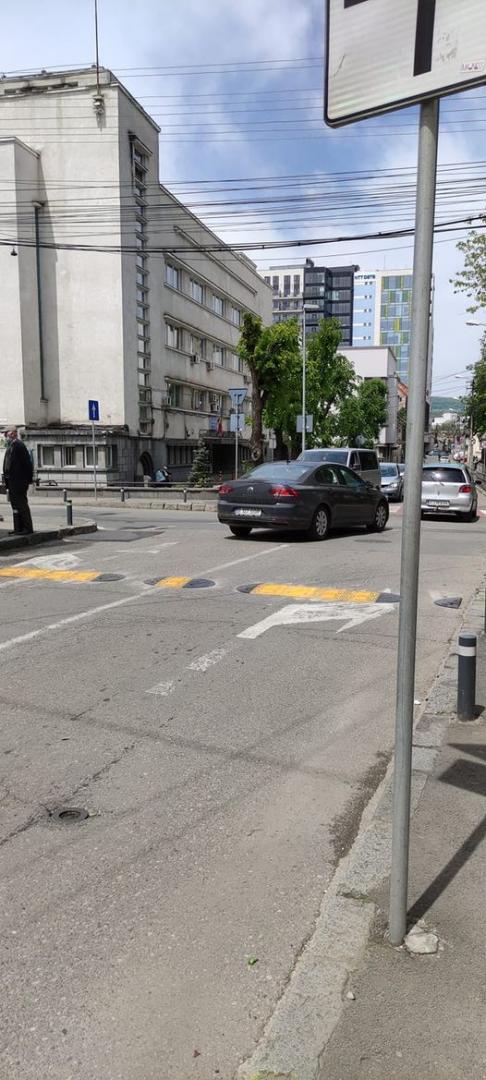 Bumpere de viteză nou instalate pe două străduțe din Cluj. "Ăștia de la Primărie chiar nu au pe ce arunca banii?"