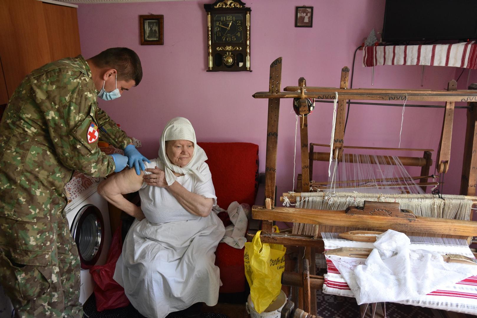 Satele din Cluj se vaccinează! Caravana mobilă de la Spitalul Militar, popas la Sic