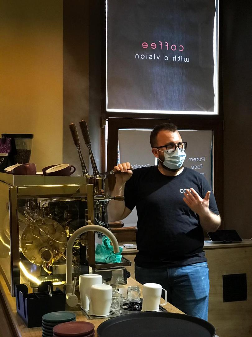 S-a deschis prima „cafenea socială” din Cluj-Napoca. 90% din profit merge la persoane cu dizabilități