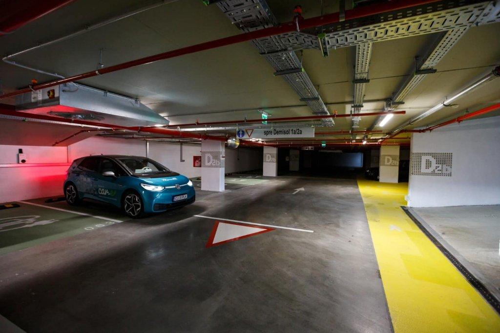 Cum arată noul parking din Hașdeu și cât costă un abonament