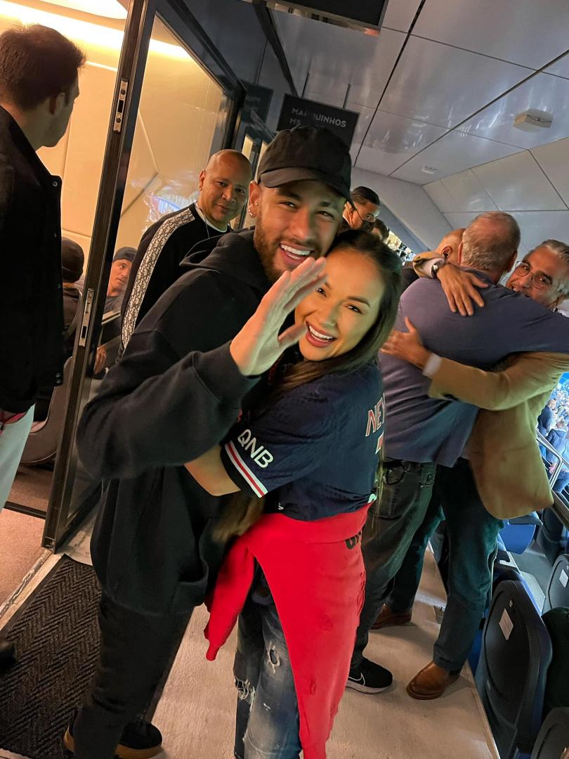 Vlăduța Lupău în brațele lui Neymar: "Când îți dorești ceva cu adevărat SE ÎNTÂMPLĂ!"