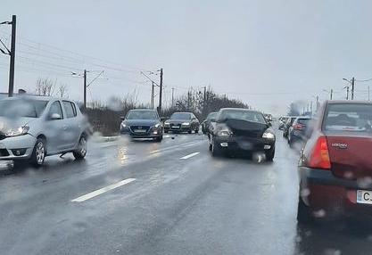 Carambol cu mai multe mașini, la Dej