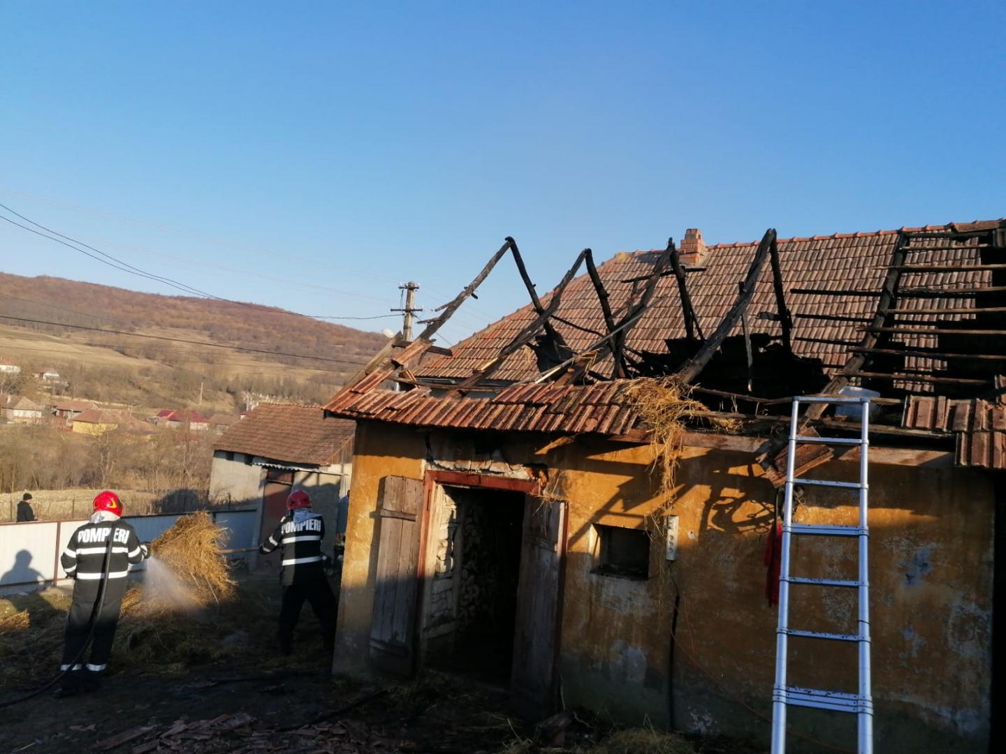 Încă un incendiu în Cluj. Un tânăr a suferit arsuri