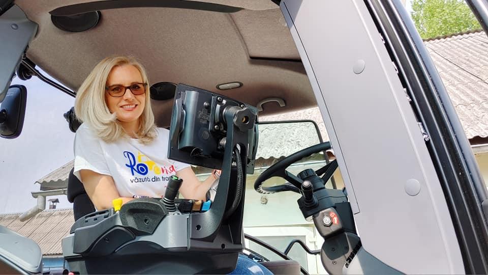 Prima femeie care parcurge România cu tractorul. Finalul traseului la Cluj