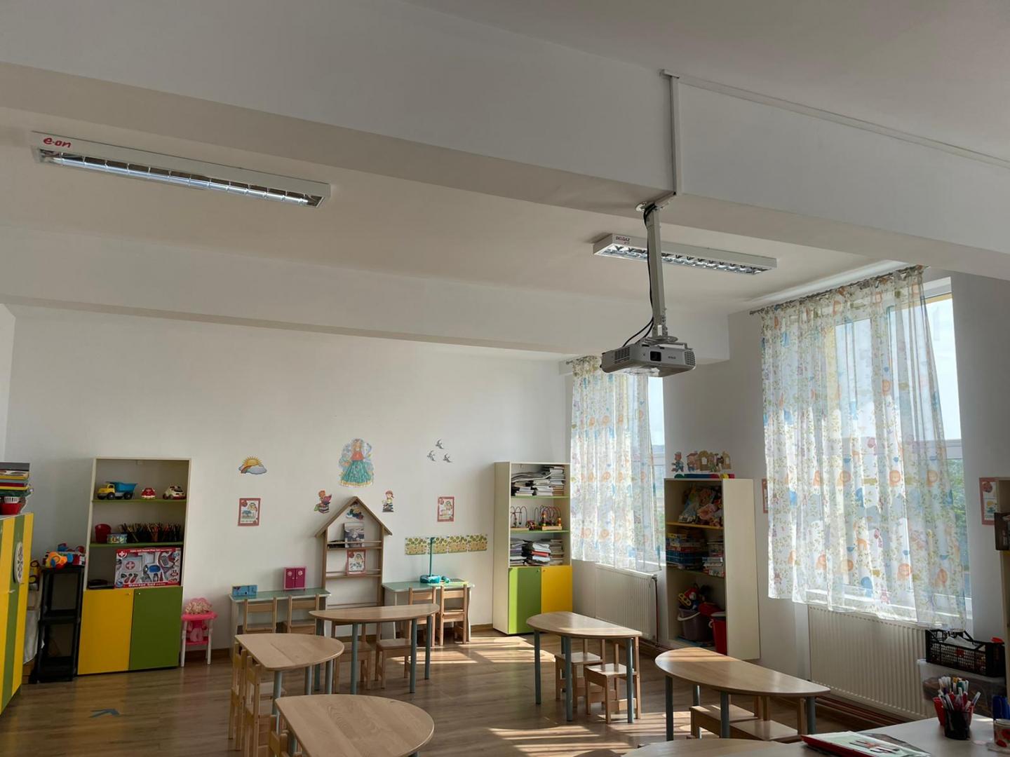 Ziua de Cluj | Dotări SMART pentru o școală din Cluj. Table inteligente,  iluminat LED, laptop-uri