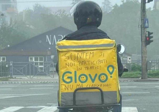 Totul pentru bonusul de performanță. Pentru ce sume își riscă viața în trafic livratorii de mâncare