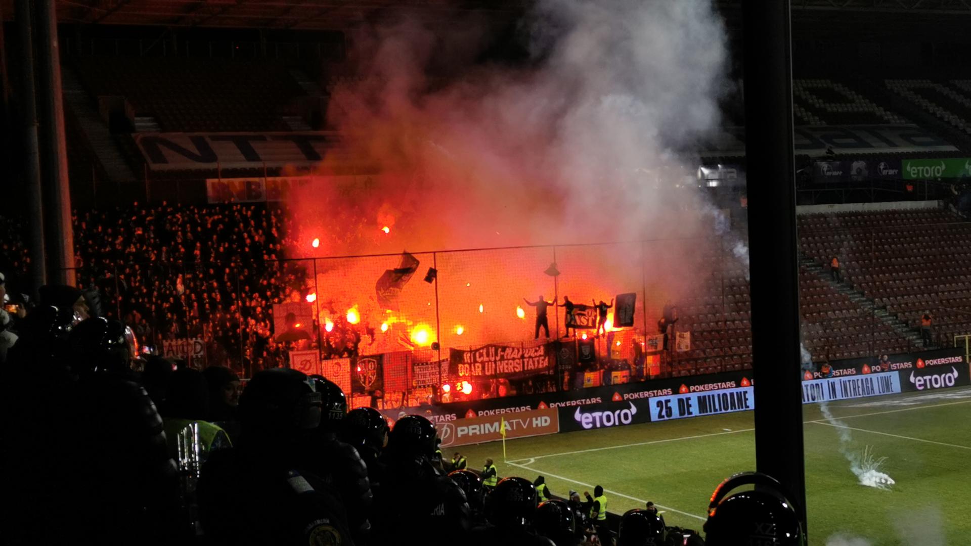 DERBY DE CLUJ / CFR vs "U". A început partida din Gruia