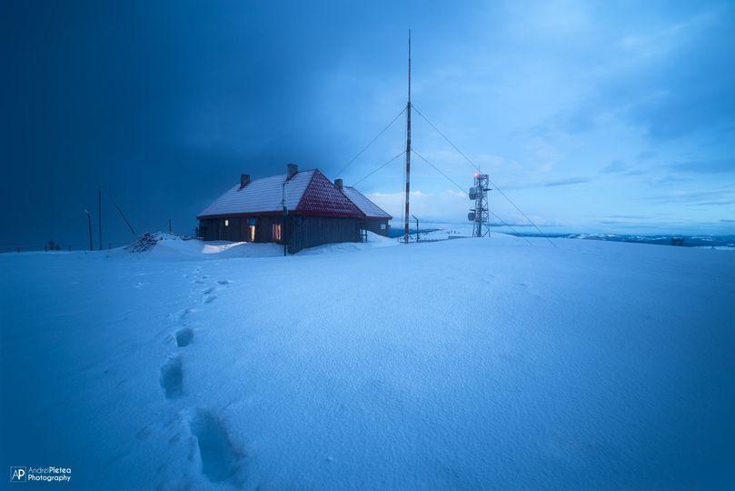 Cum e Paștele pe Vlădeasa. Imagini superbe de pe vârful cu fruntea acoperită de zăpadă