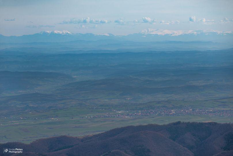 Cum e Paștele pe Vlădeasa. Imagini superbe de pe vârful cu fruntea acoperită de zăpadă
