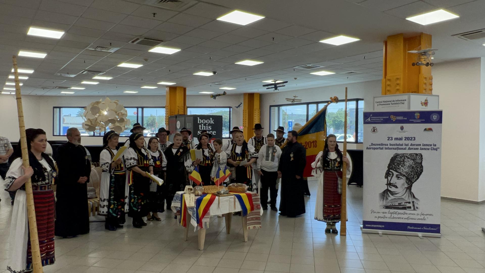 Bustul lui Avram Iancu a fost dezvelit la Aeroportul Cluj. Boc: Iancu reprezintă ADN-ul prin care ne-am construit ca națiune