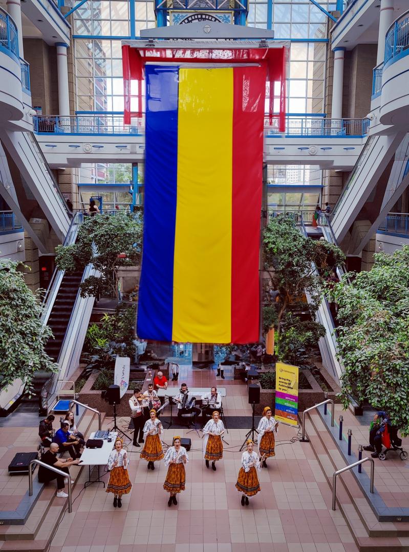 Ansamblul Folcloric „Românașul” al UTCN a reprezentat România la festivalul internațional multicultural Folklorama din Canada