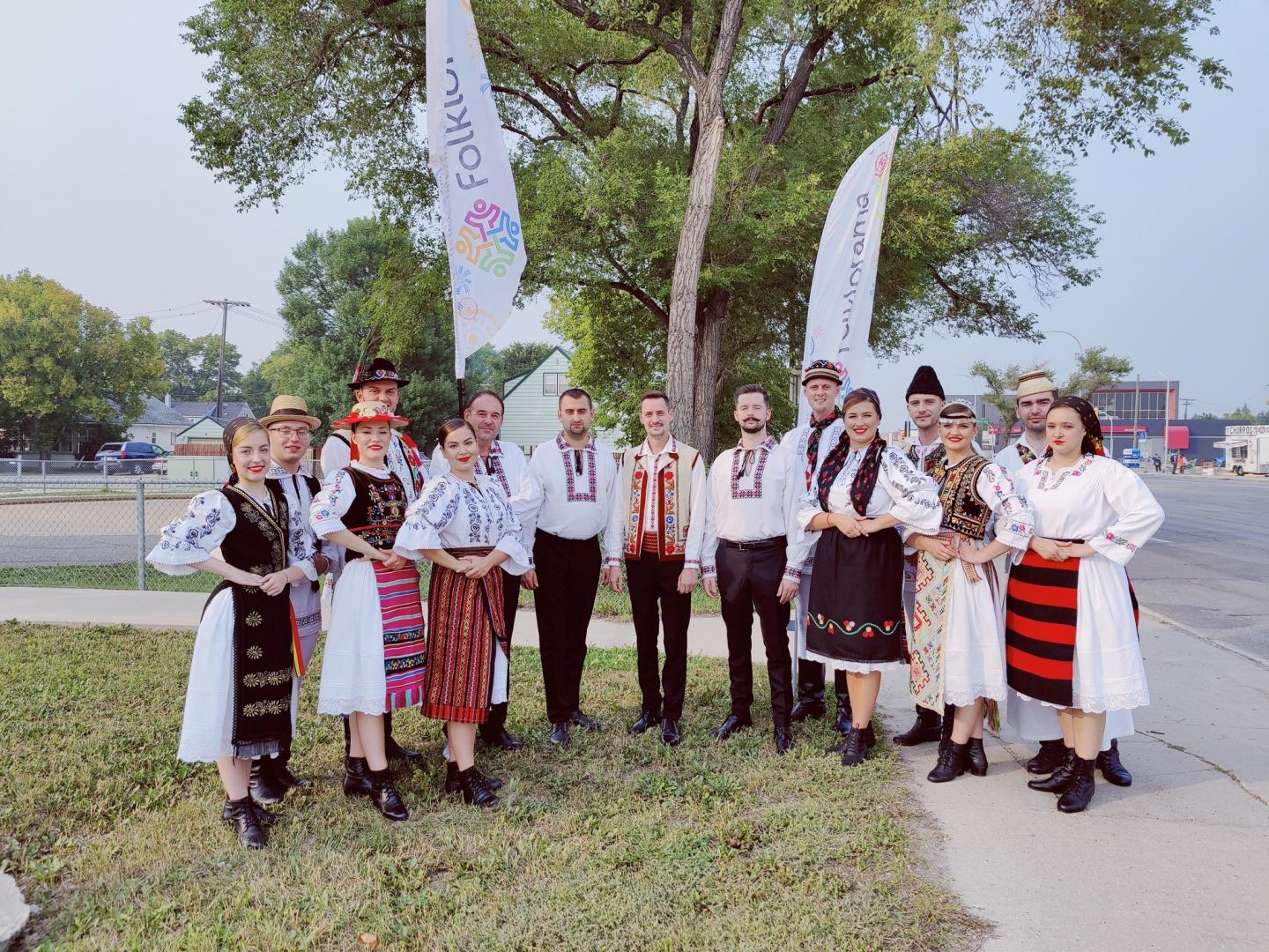 Ansamblul Folcloric „Românașul” al UTCN a reprezentat România la festivalul internațional multicultural Folklorama din Canada