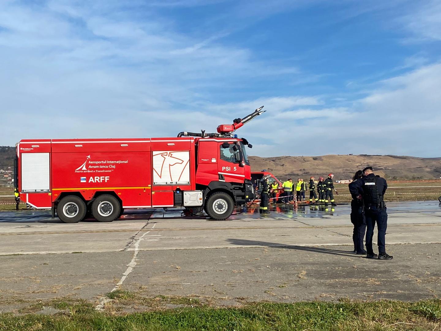 Simulare de accident aviatic pe Aeroportul Internațional "Avram Iancu" din Cluj cu zeci de răniți și morți. Peste 800 de oameni, implicați