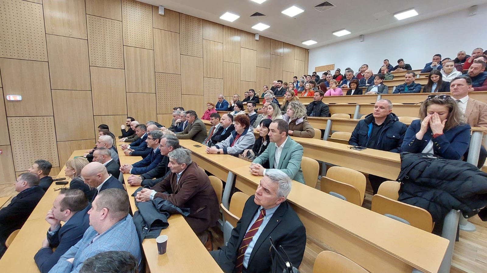 UTCN a inaugurat o nouă clădire în cadrul Extensiei Universitare Alba Iulia