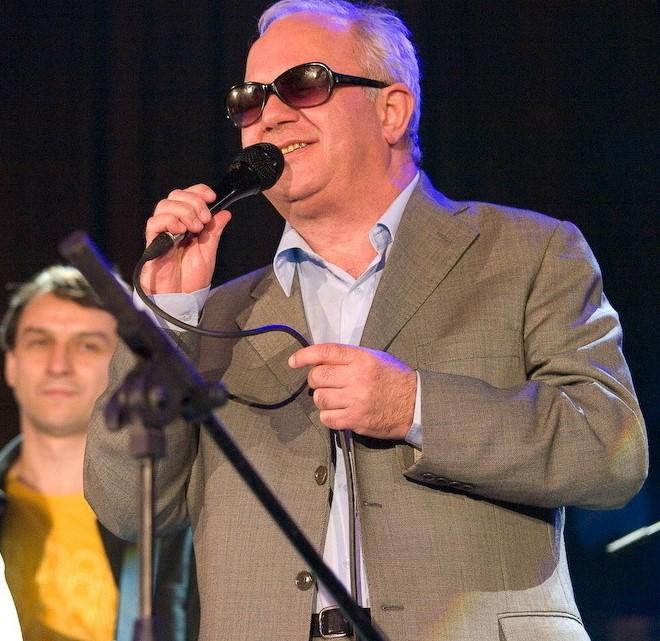 Doliu în lumea artistică. A murit un cunoscut cântăreț nevăzător / A făcut gimnaziul și liceul în Cluj