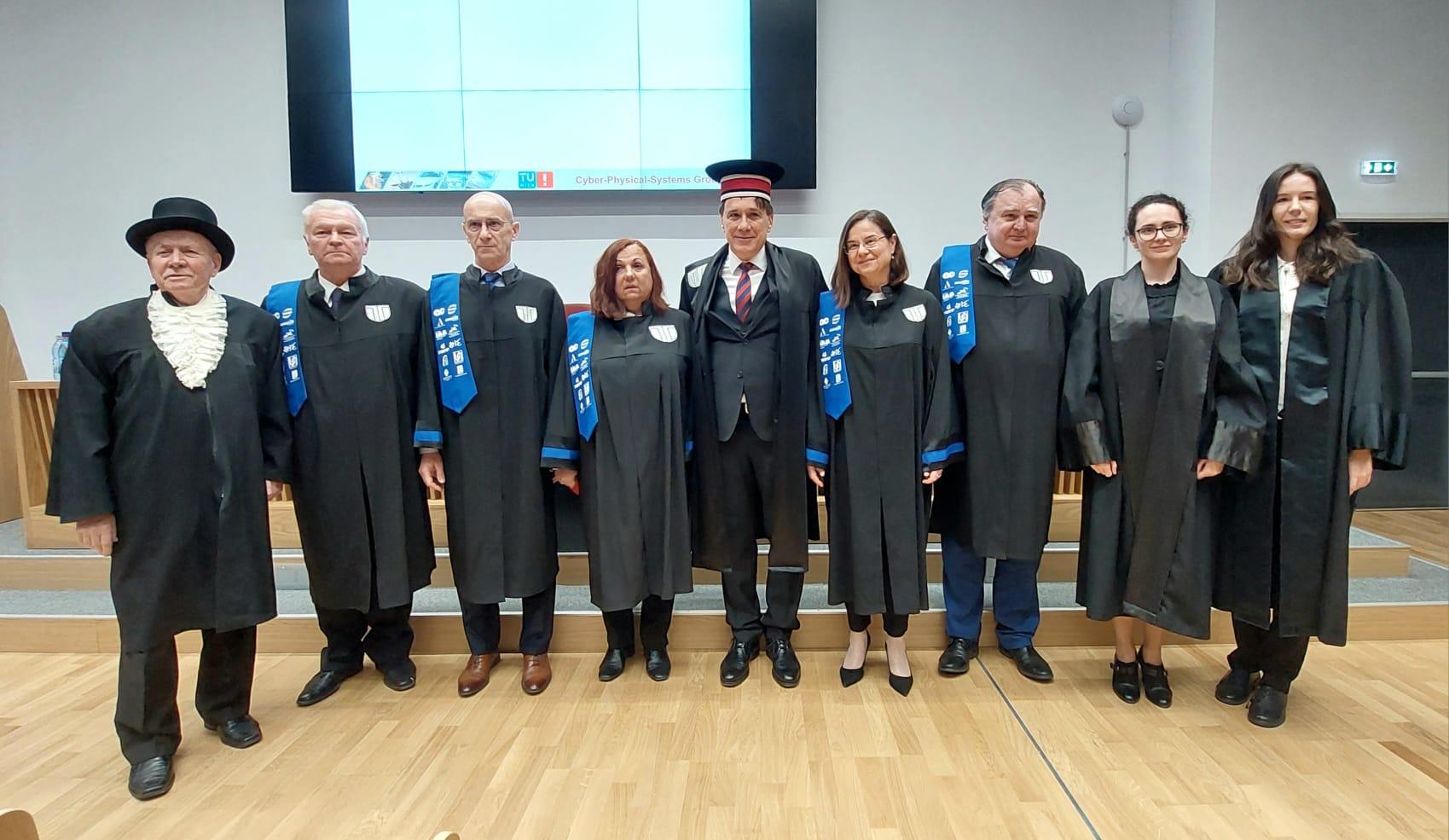 Universitatea Tehnică din Cluj-Napoca a acordat titlul de Doctor Honoris Causa domnului Prof. dr. ing. Radu Grosu, Universitatea Tehnică din Viena