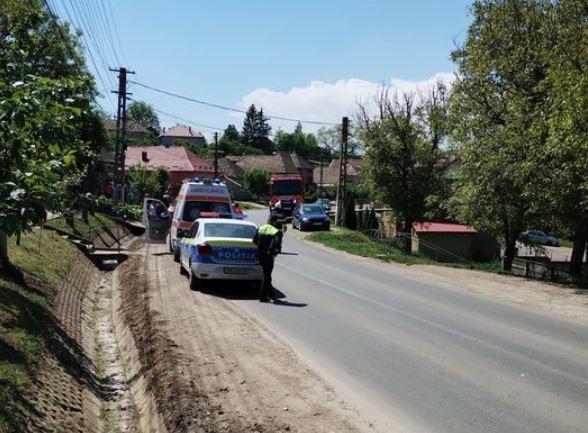 Accident pe un drum din Cluj. Intervin echipaje de salvare/ Circulația, întreruptă pe ambele sensuri