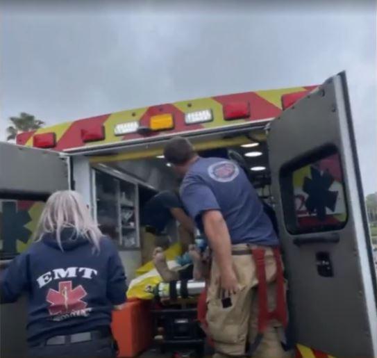 Supravieţuire miraculoasă! Un bărbat a scăpat cu viață după ce a fost atacat de un rechin. Manevra care l-ar fi salvat