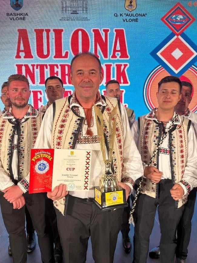 Ansamblul Folcloric „Românașul” al UTCN a câștigat Trofeul Festivalului Aulona Inter Folk Festival, Albania