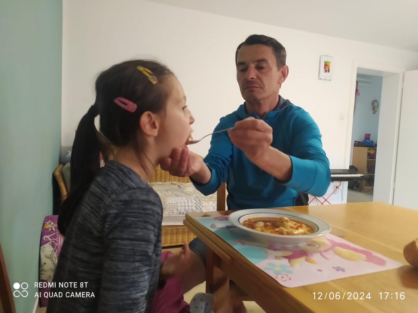 Solidaritatea poate schimba destine. Transplantul de celule stem, singura șansă a Anastasiei