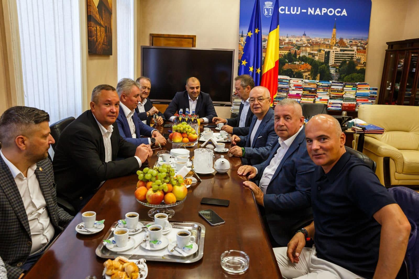 Nicolae Ciucă: „Județul Cluj și municipiul Cluj-Napoca sunt exemple de succes în administrația locală - o spun cifrele, o spun proiectele și o spun oa