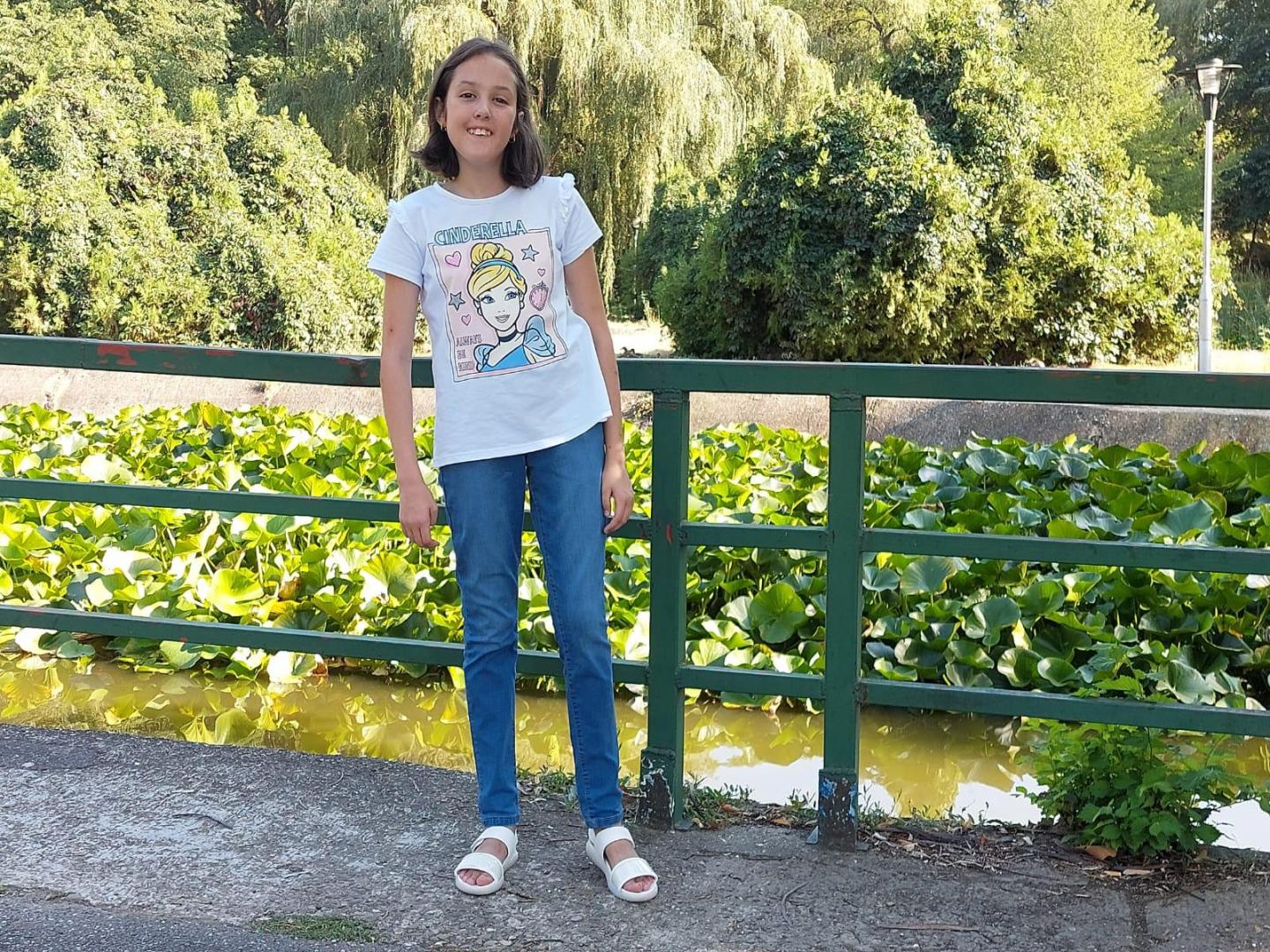 Corsetul care i-a furat copilăria: Ajută-o pe Ioana să zâmbească din nou!