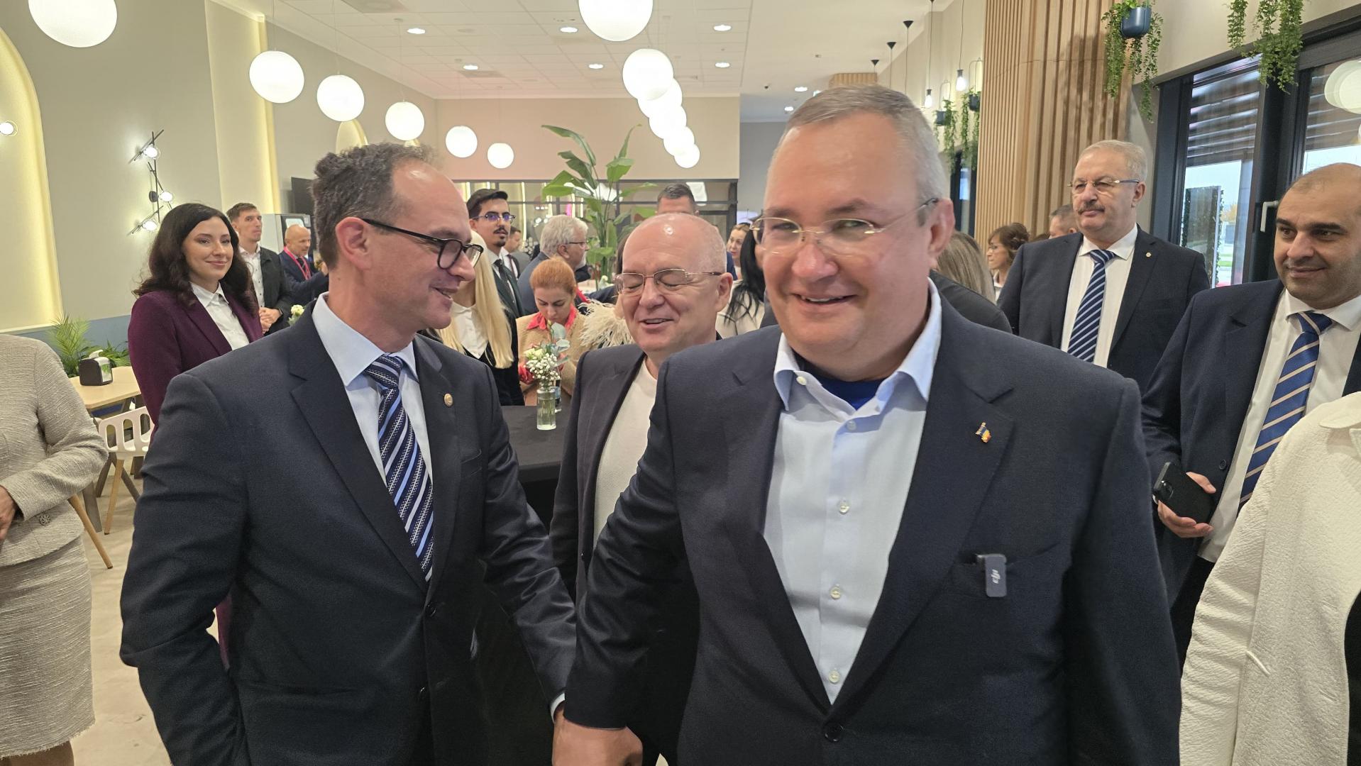 Candidatul PNL la alegerile prezidențiale, prezent la Turda. Nicolae Ciucă a participat la inaugurarea fabricii de medicamente