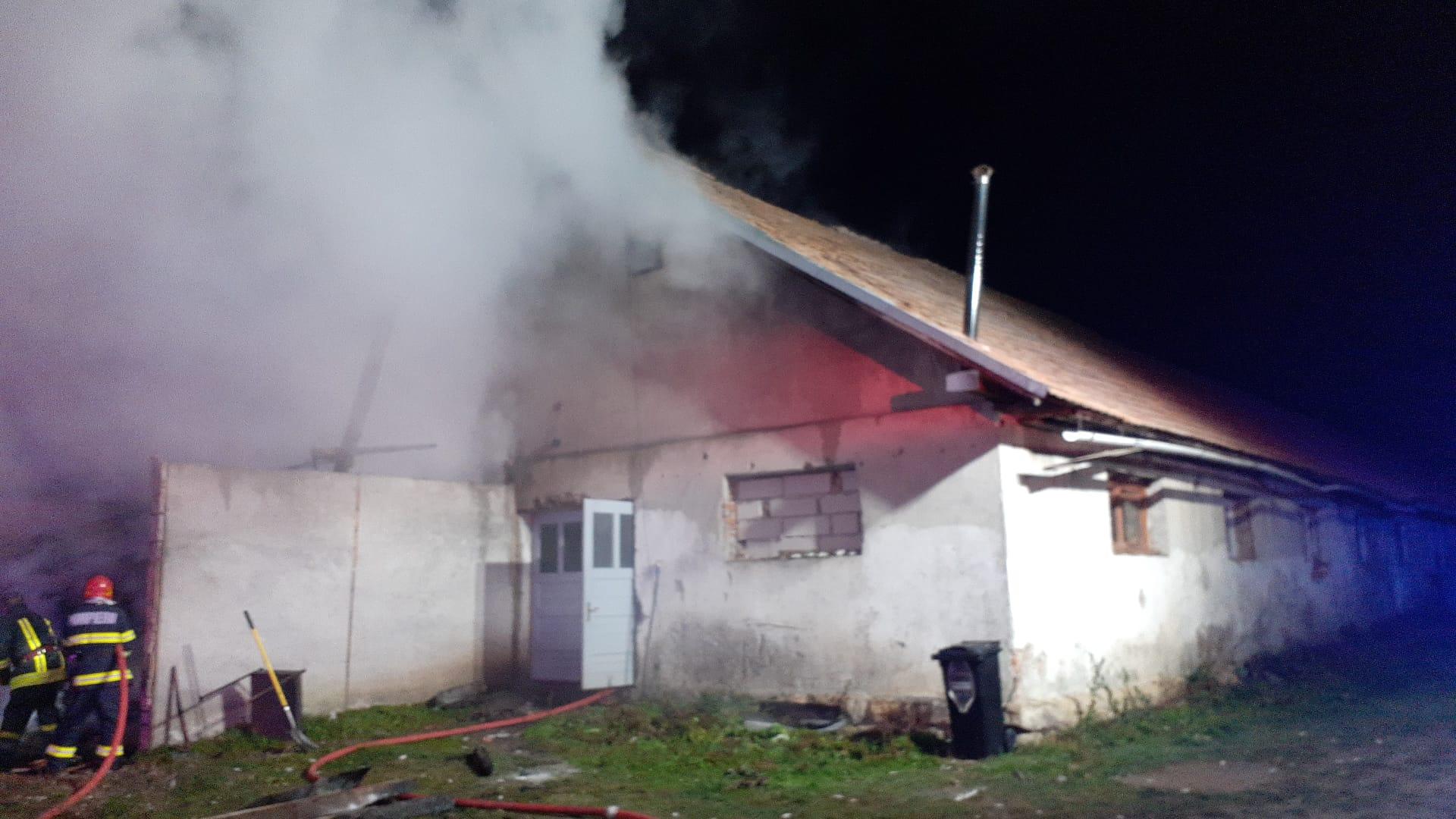 INCENDIU la un operator economic din judeţul Cluj. Le-a luat foc centrala termică