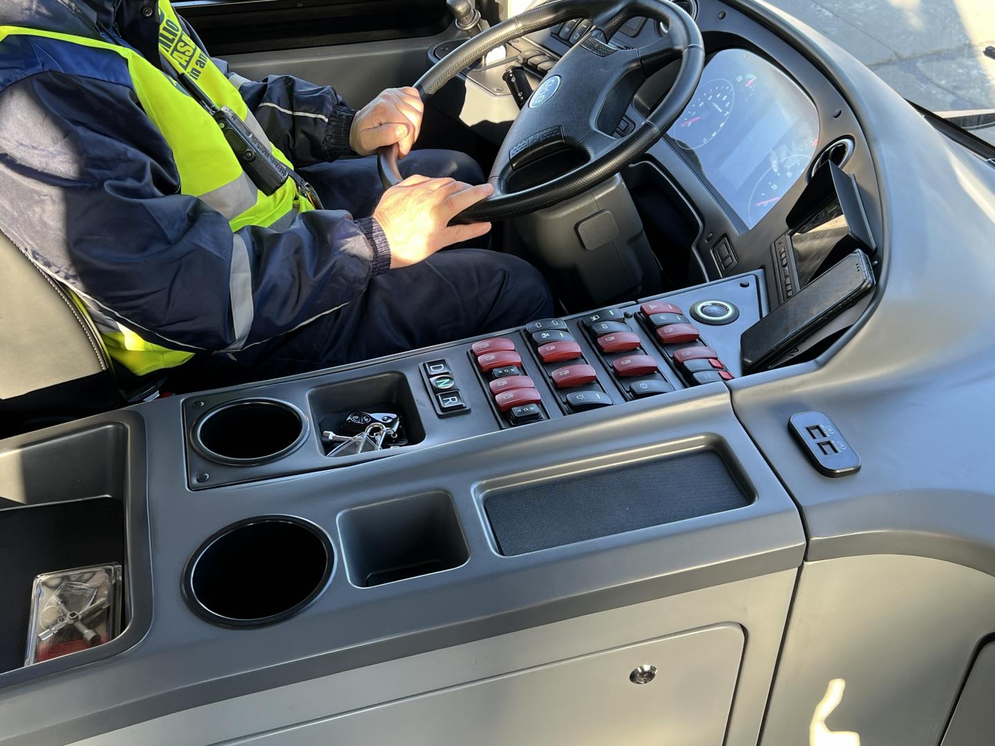 Aeroportul Cluj, primul din România cu autobuz electric pentru transferul pasagerilor la avioane. Cât costă și când vin următoarele