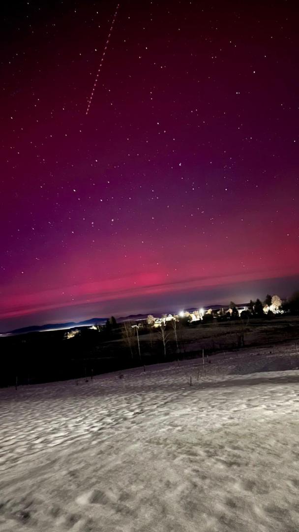 Aurora Boreală surprinsă pe cerul României în prima zi din 2025. Fenomenul s-a văzut și în Cluj