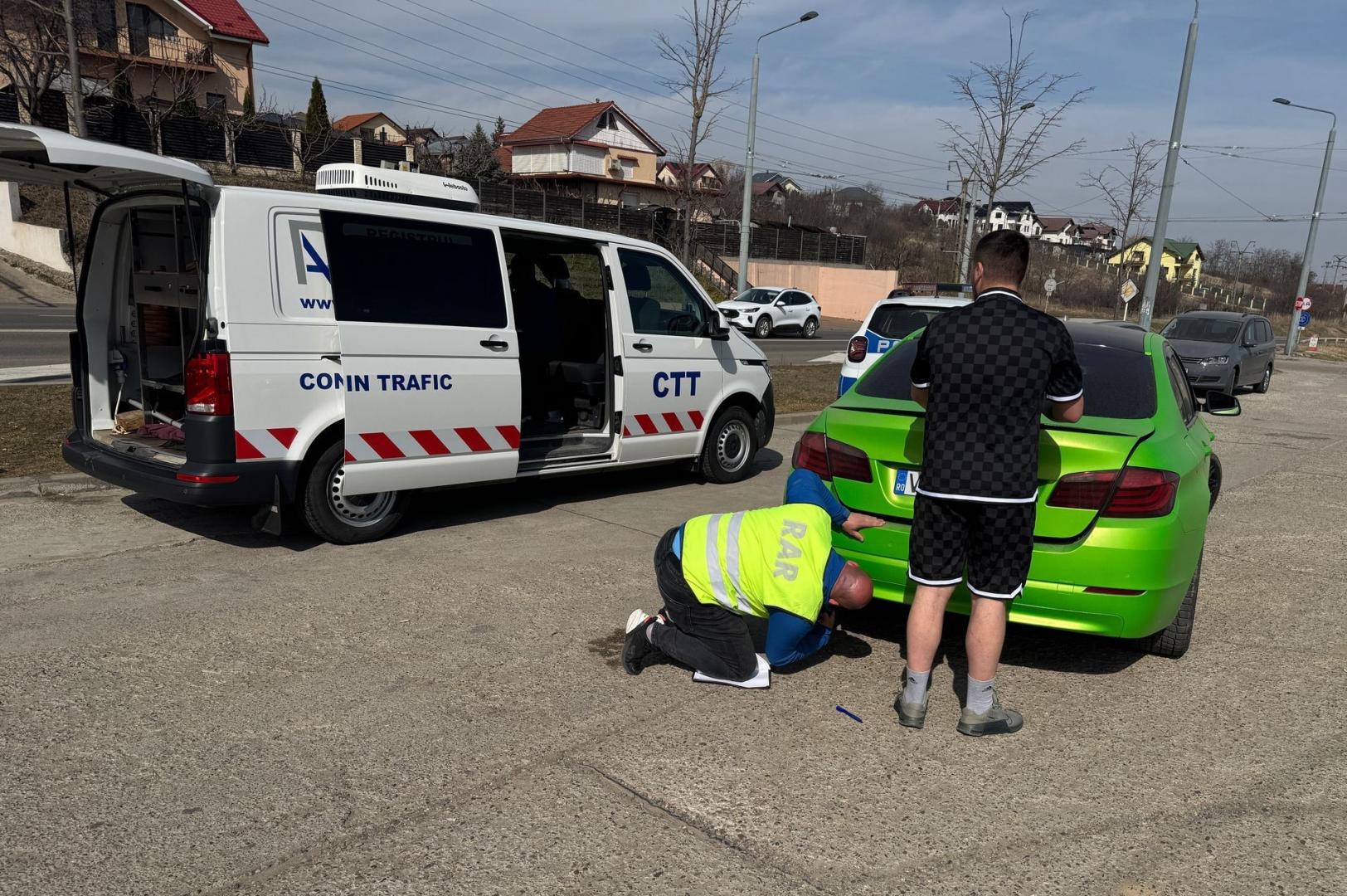 Mașinile românilor, pericole pe străzi. Aproape jumătate din vehiculele verificate de RAR au probleme grave