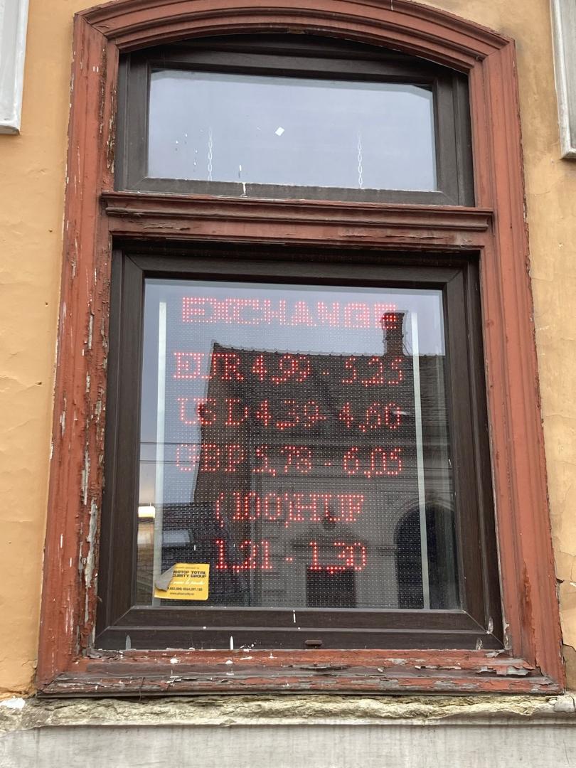 Euro atinge noi valori RECORD. Cât e cursul la casele de schimb din Cluj și la bănci