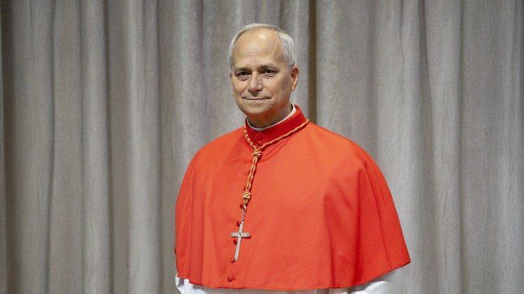 Fum alb la Vatican. A fost ales un nou papă