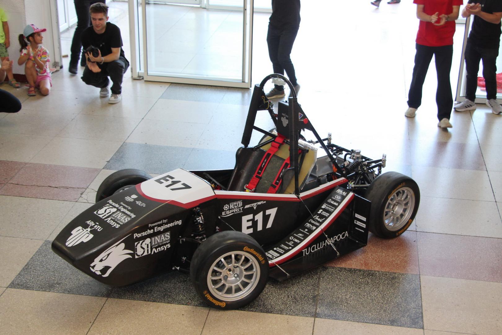Studenții de la UTCN au lansat noul monopost electric cu care vor concura pe circuitul de Formula 1 Hockenheimring