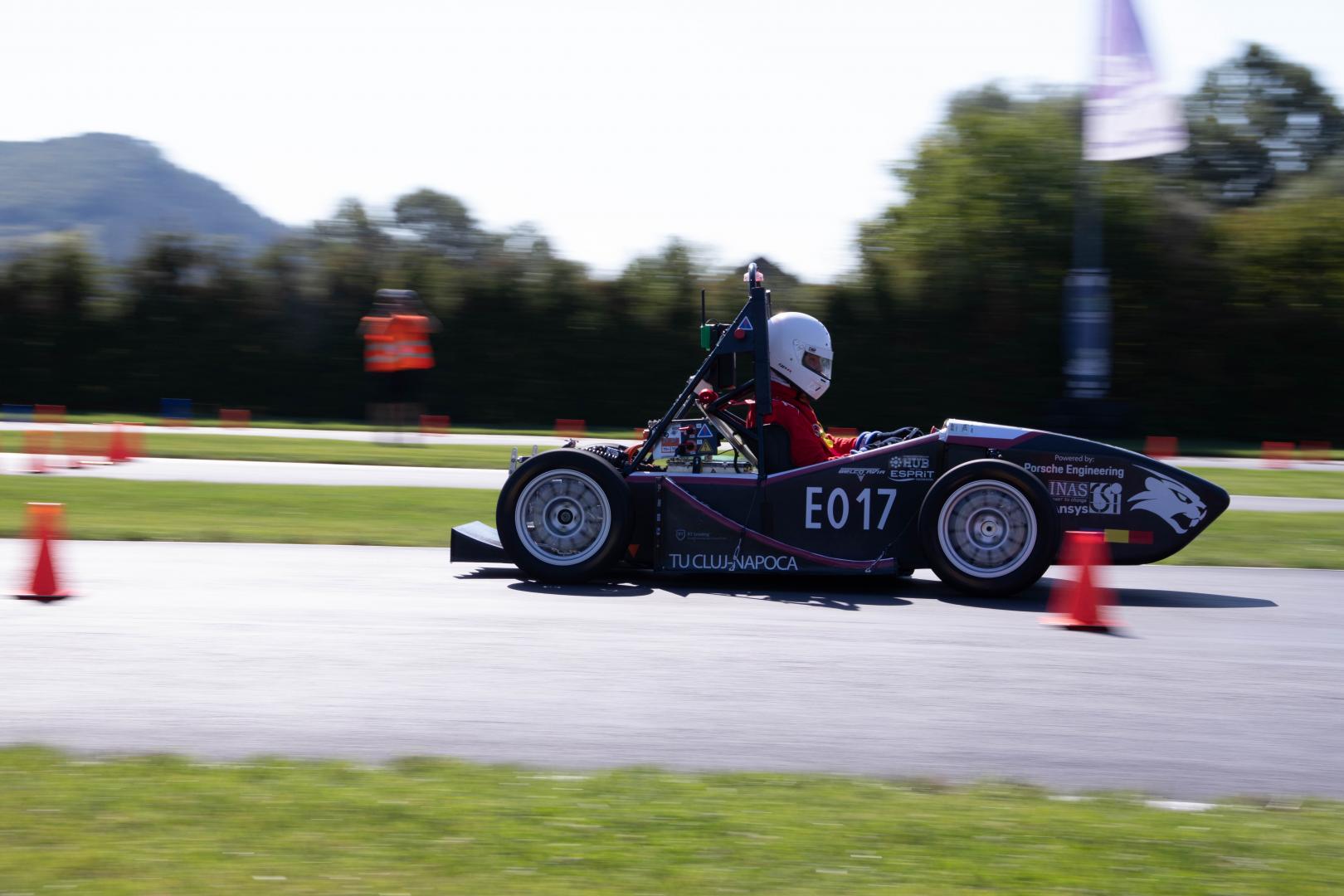 Studenții UTCN au prins podiumul cu noul monopost electric, la Formula Student Balkans 2025