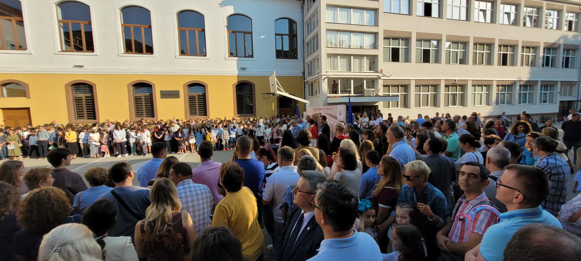 A început școala la Cluj. Cu sau fără festivități