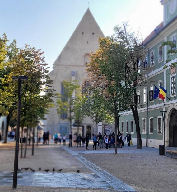 A început școala la Cluj! Cu sau fără festivități. Care cum...