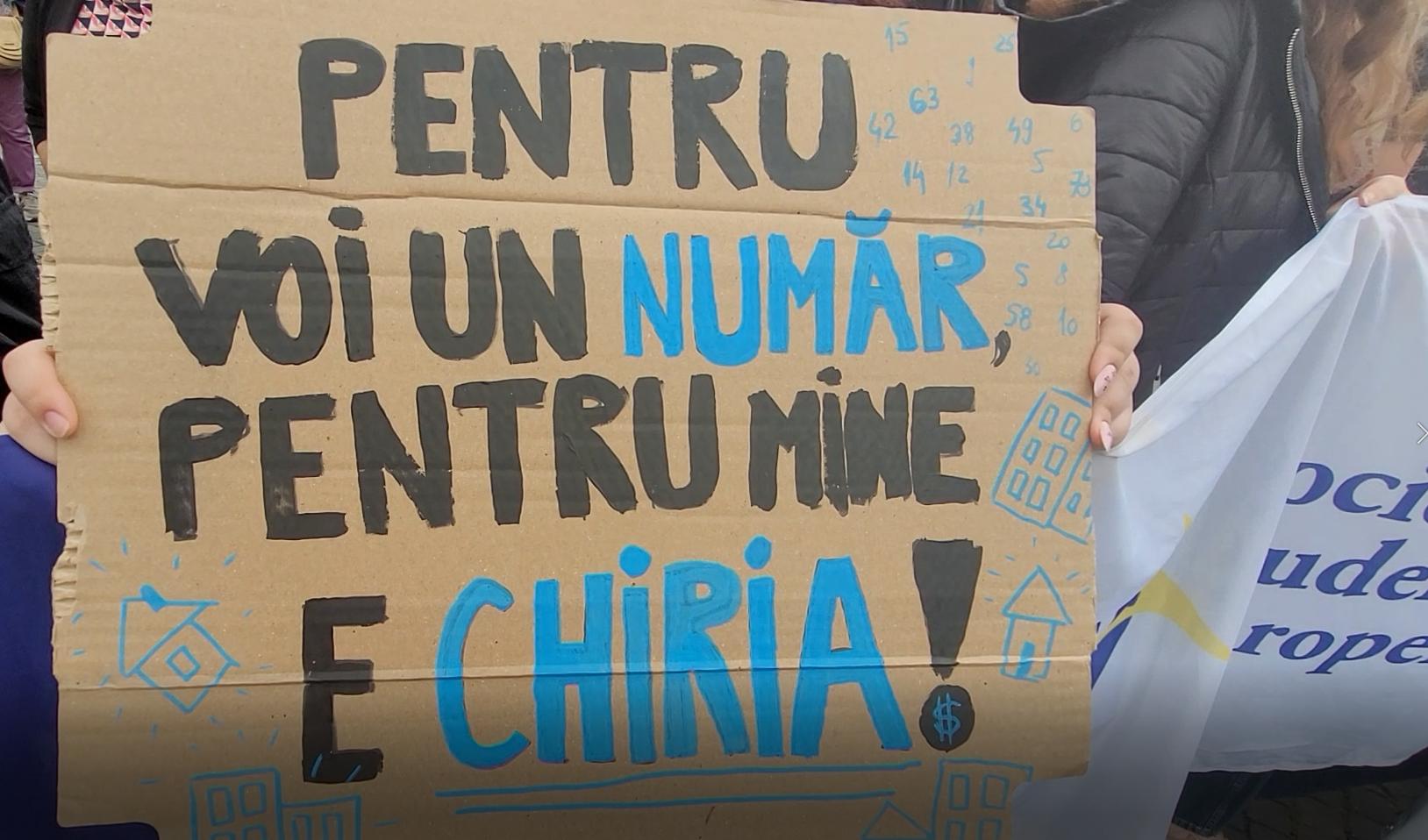 Profesorii clujeni, din nou în stradă. Miting de protest în centrul Clujului. Studenții și elevii, alături de dascăli