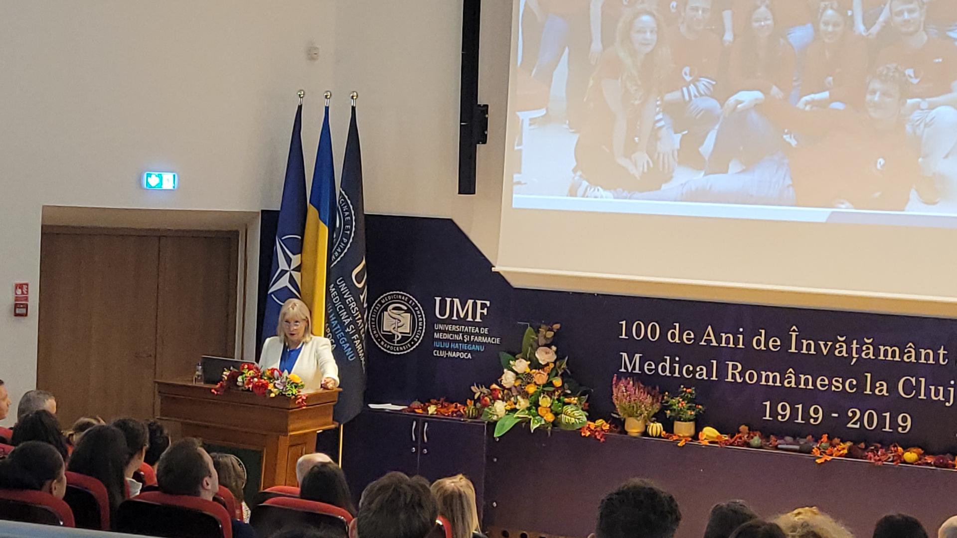 UMF „Iuliu Hațieganu” Cluj și-a deschis porțile pentru un nou an universitar: "O nouă generație de studenți își încredințează visurile și speranț
