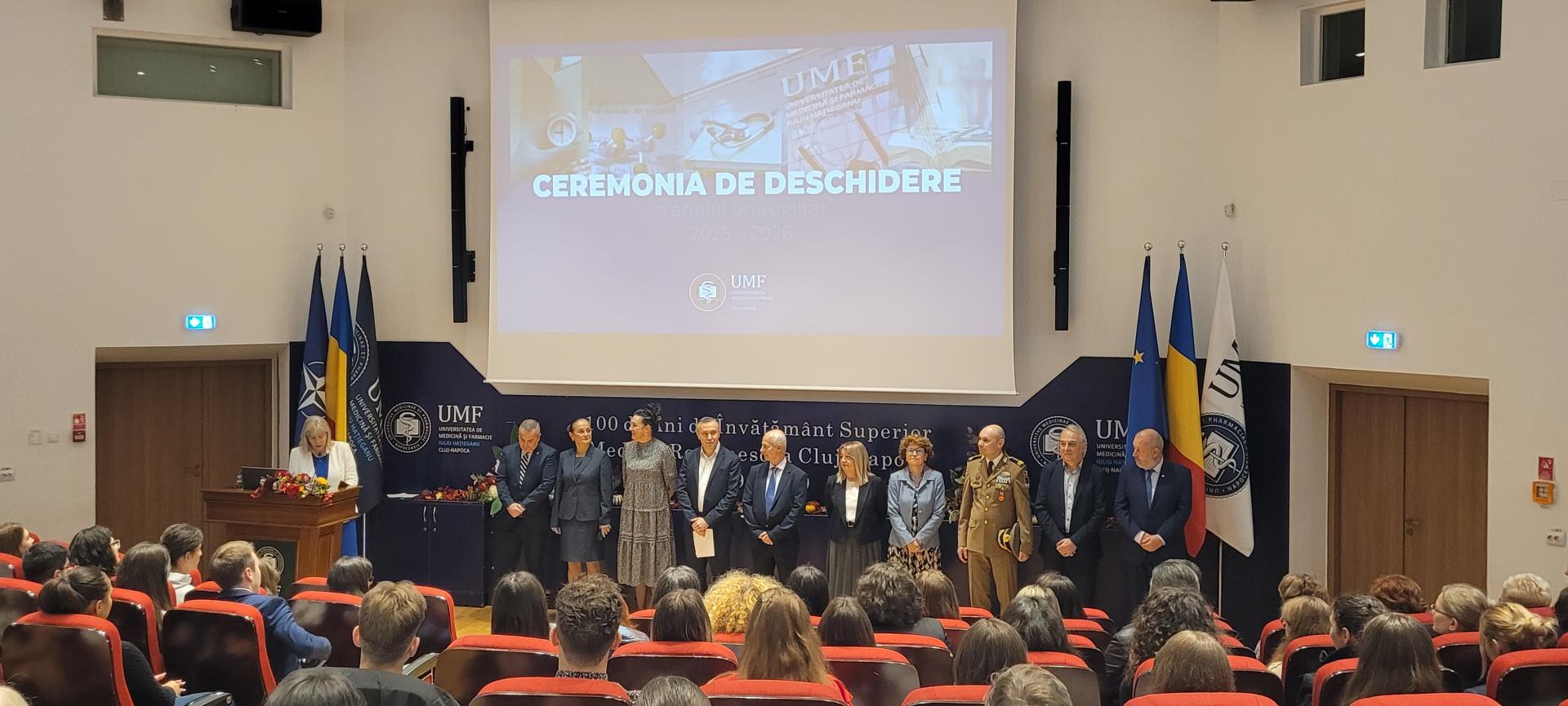 UMF „Iuliu Hațieganu” Cluj și-a deschis porțile pentru un nou an universitar: "O nouă generație de studenți își încredințează visurile și speranț