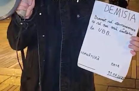 Protest anti-CREIC în centrul Clujului! Studenții de la Mate-Info îl așteaptă în stradă pe ministrul Daniel David: "Fuga e ușoară! Hai afară!&quo