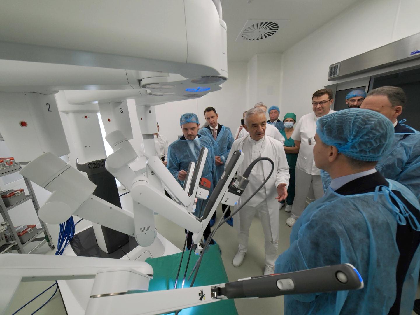 Ministrul Sănătății, la Spitalul Clinic Municipal. A evaluat integrarea robotului DaVinci în activitatea chirurgicală