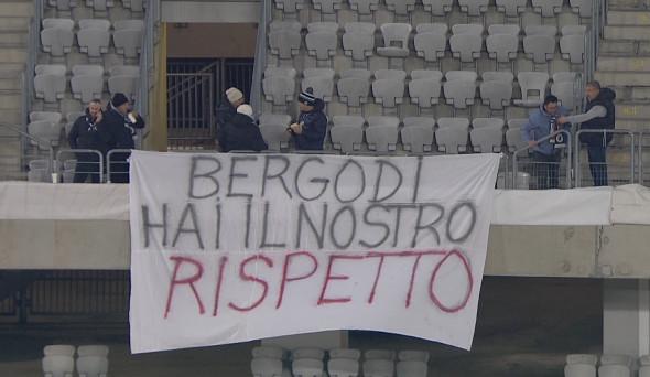 Ce scria pe banner-ul&nbsp;afișat &icirc;n tribune, la primul meci după scandalul făcut de antrenorul Bergodi