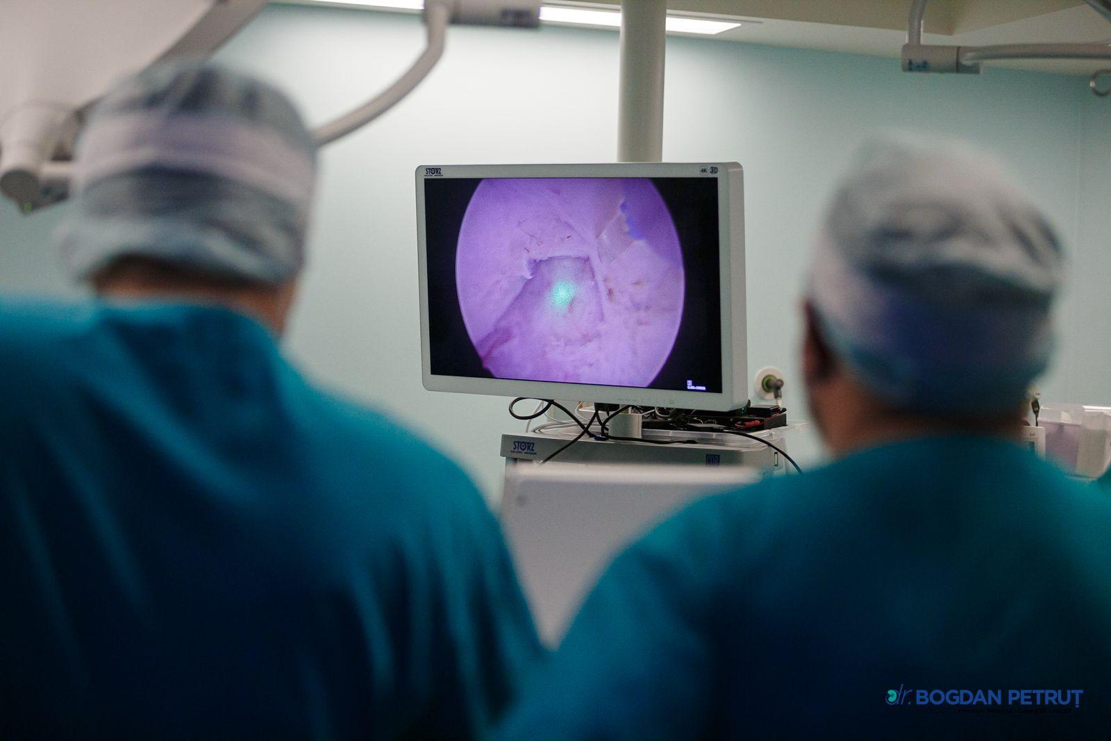 Masterclass de urologie dedicat chirurgiei robotice Da Vinci și tehnicilor HoLEP, la Cluj. Noile tehnici transformă chirurgia radicală și oferă șanse 