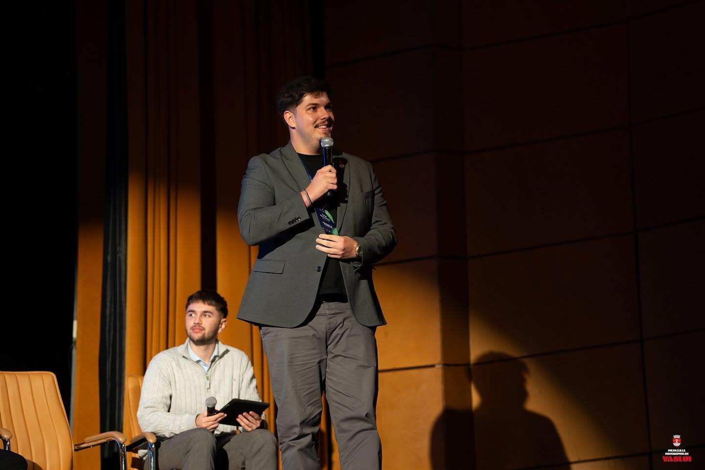 PREMIERĂ. Tinerii devin parte din procesul de selecție pentru Capitala Tineretului din Rom&acirc;nia 2028, prin Youth Voice