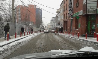 PSD îl "îngroapă" în zăpadă pe Emil Boc: "Există posibilitatea să manifestaţi un minim interes pentru drumurile înzăpezite?"