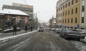 PSD îl "îngroapă" în zăpadă pe Emil Boc: "Există posibilitatea să manifestaţi un minim interes pentru drumurile înzăpezite?"