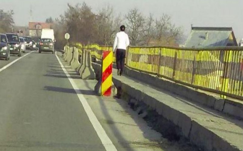 Podul nimănui, un "pericol iminent privind siguranţa traficului"