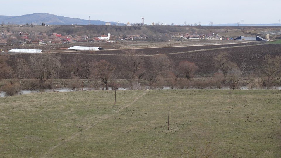 Autostrada Transilvania. Cum arată şantierul care "taie" un sat în două